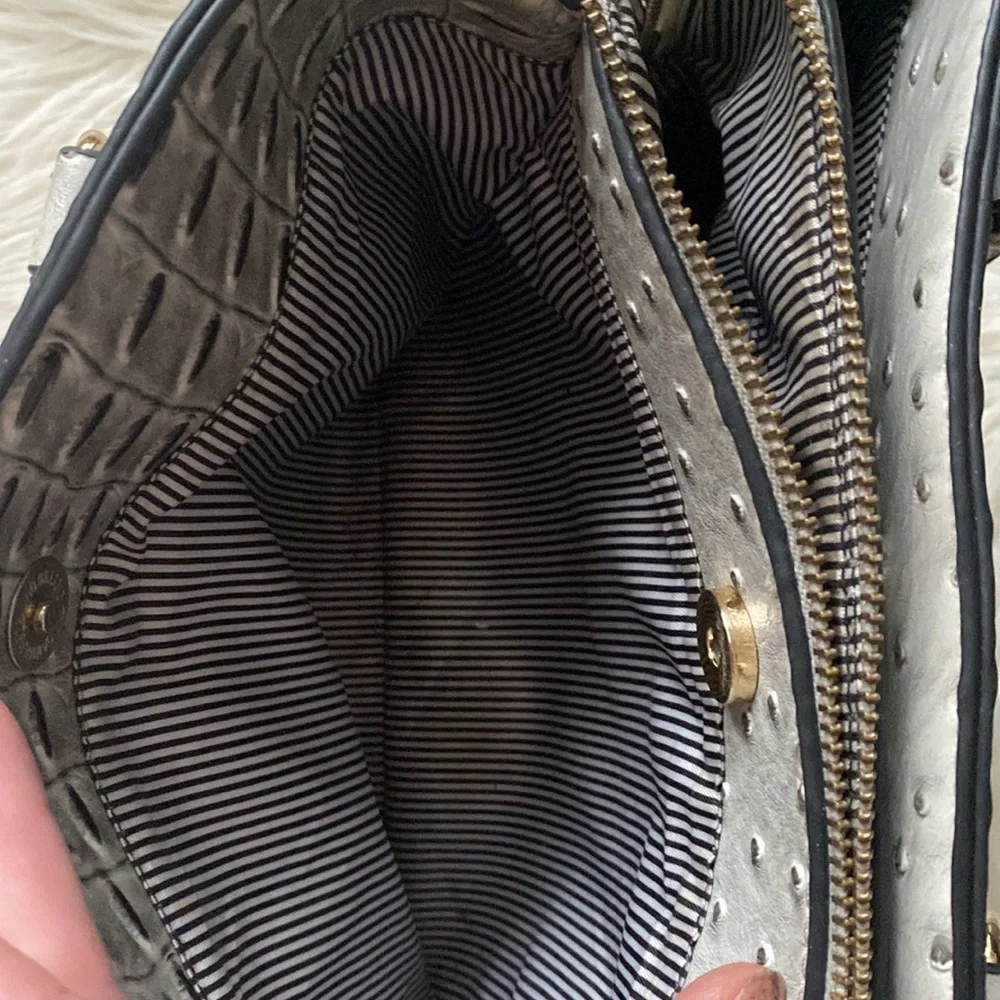 Ostrich style handbag - Picture 3 of 6